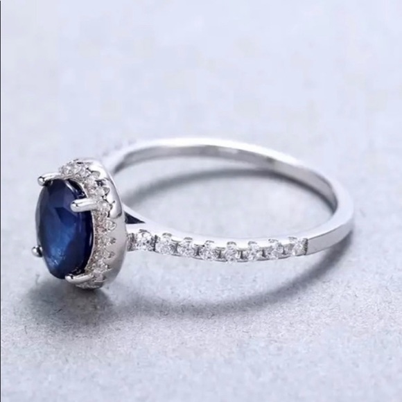 1.66Ct NATURAL SAPPHIRE RING - Picture 2 of 5